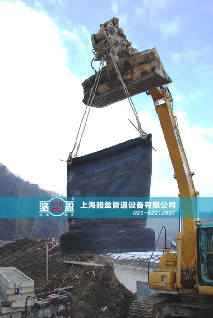 大口徑橡膠法蘭式<a href=http://www.huasuankj.cn/ target=_blank class=infotextkey><a href=http://www.huasuankj.cn target=_blank class=infotextkey>鴨嘴閥</a></a>安裝圖